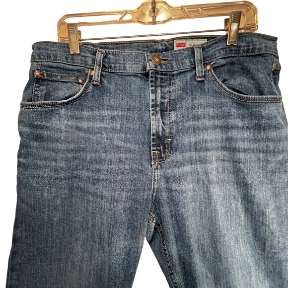 Wrangler Other - Wrangler Jeans Mens Dark Blue Relaxed Boot Western Cowboy Cotton 34X30 Tag READ